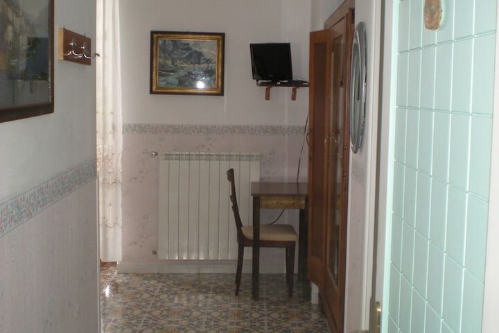 Room 19 of 39