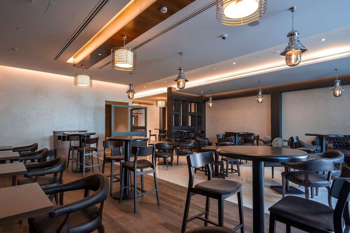 Lounge 183 of 268