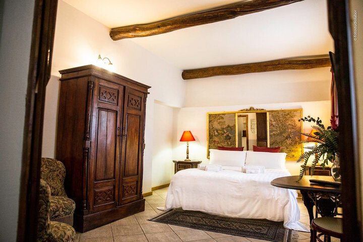 Room 4 of 32