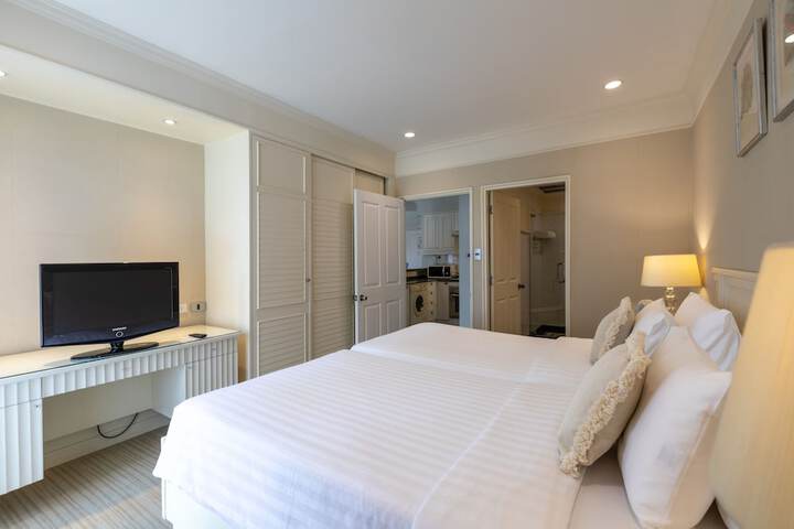 Room 16 of 65