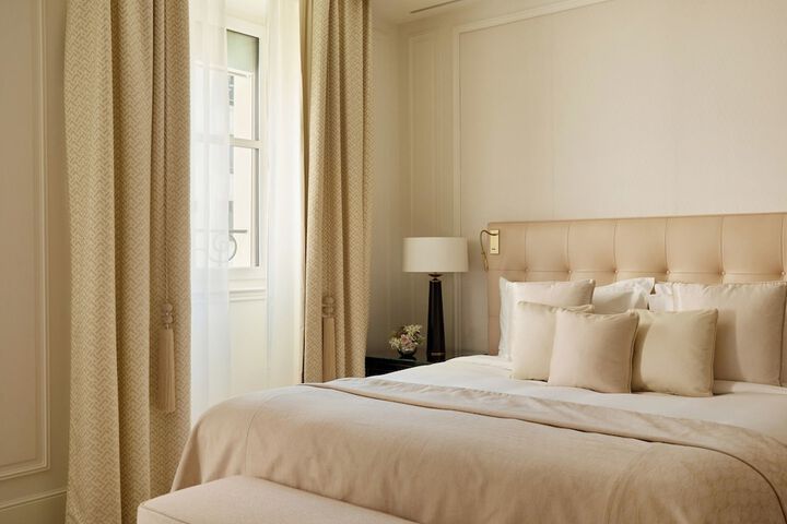 Room 3 of 82