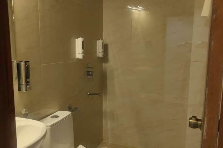 Room 10 of 15