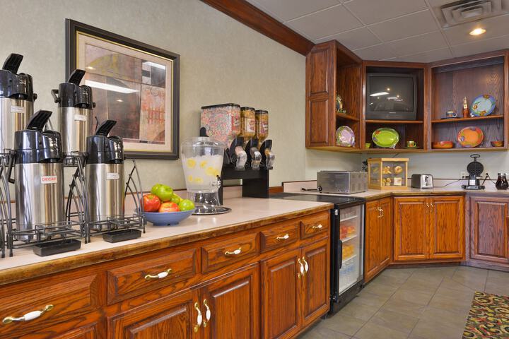 Breakfast/Coffee Service 46 of 61