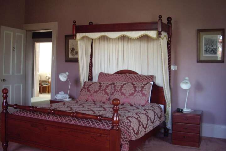 Room 10 of 34