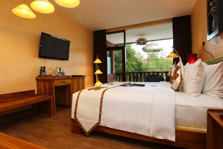 Room 8 of 35