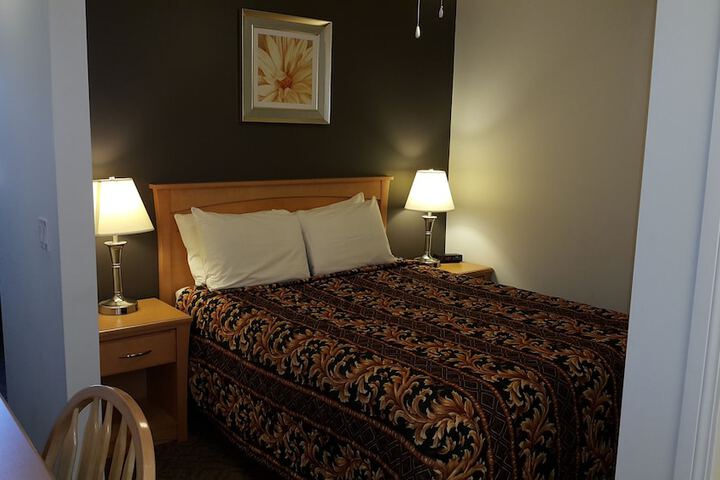 Room 10 of 65