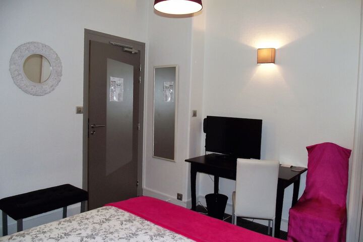 Room 17 of 239