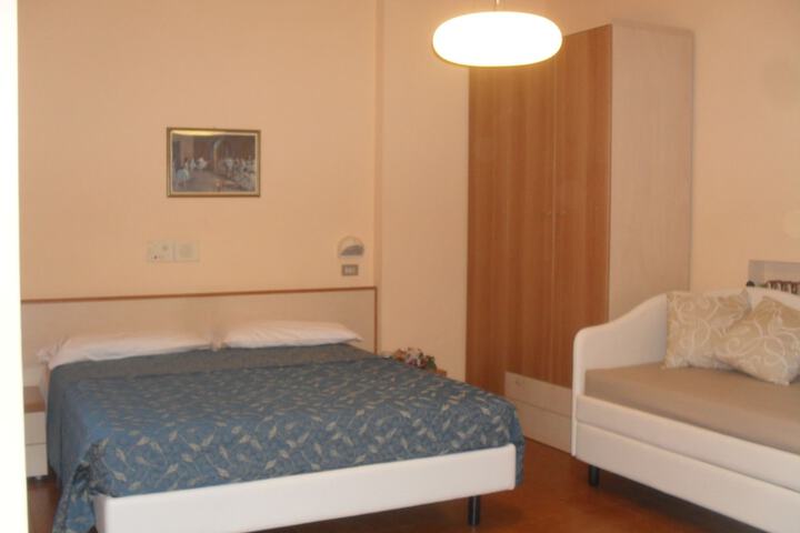 Room 17 of 60