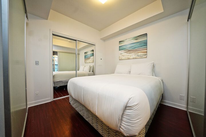 Room 10 of 198
