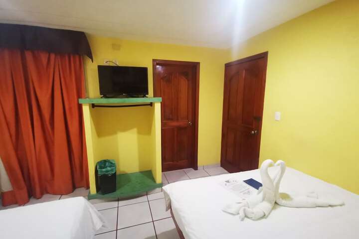 Room 6 of 14
