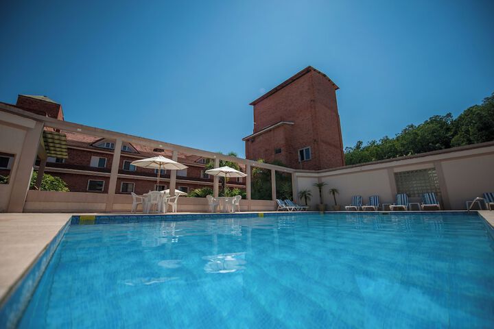 Pool 40 of 69