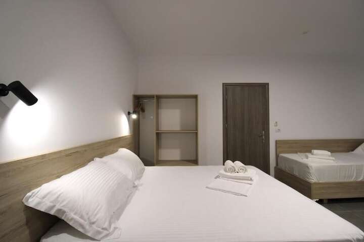Room 19 of 86