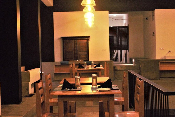 Dining 41 of 63