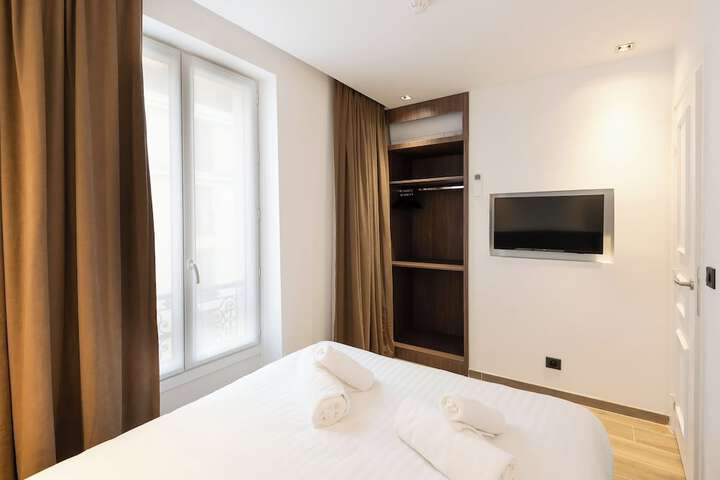 Room 4 of 51