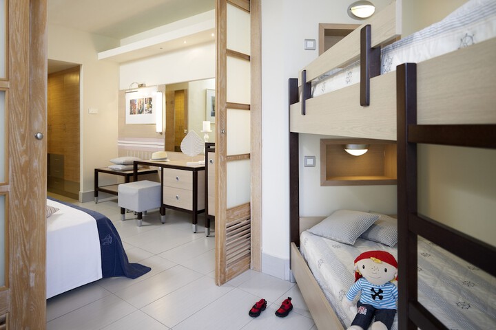 Room 5 of 129