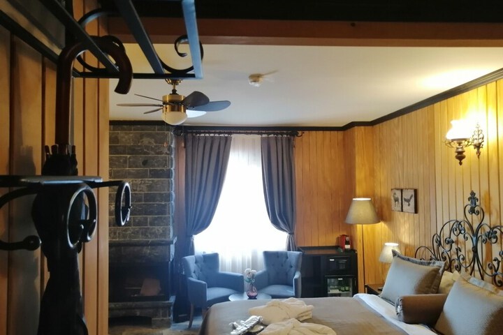 Room 6 of 46