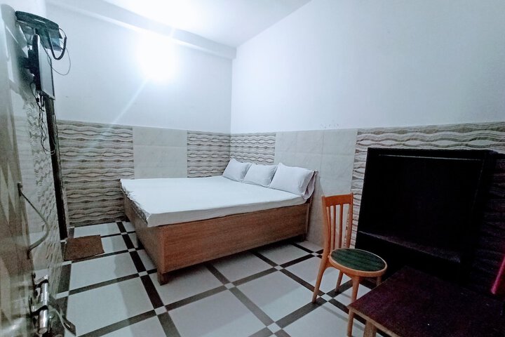 Room 10 of 43