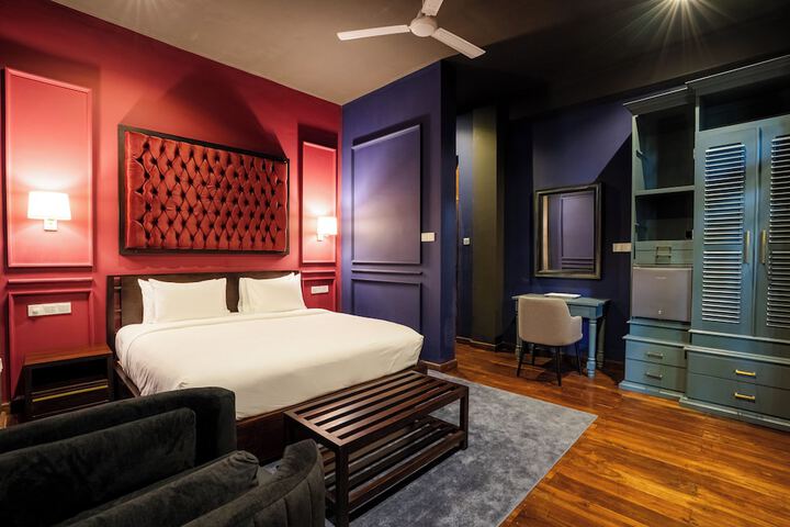 Room 5 of 36