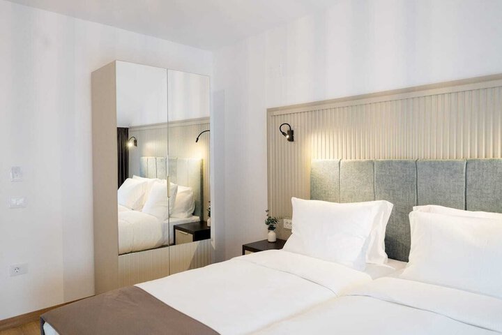 Room 6 of 35