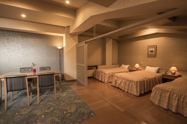 Room 15 of 61