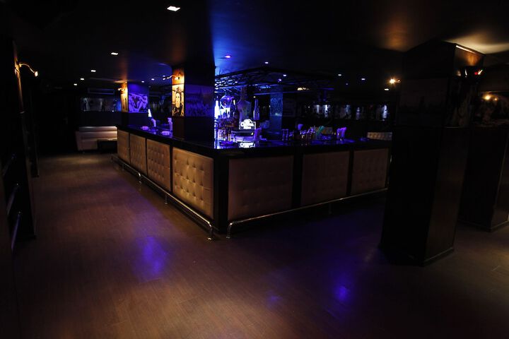Lounge 17 of 20