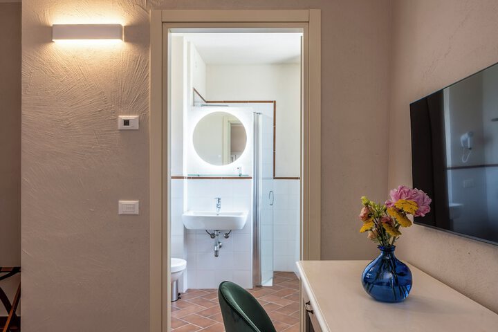 Room 10 of 23