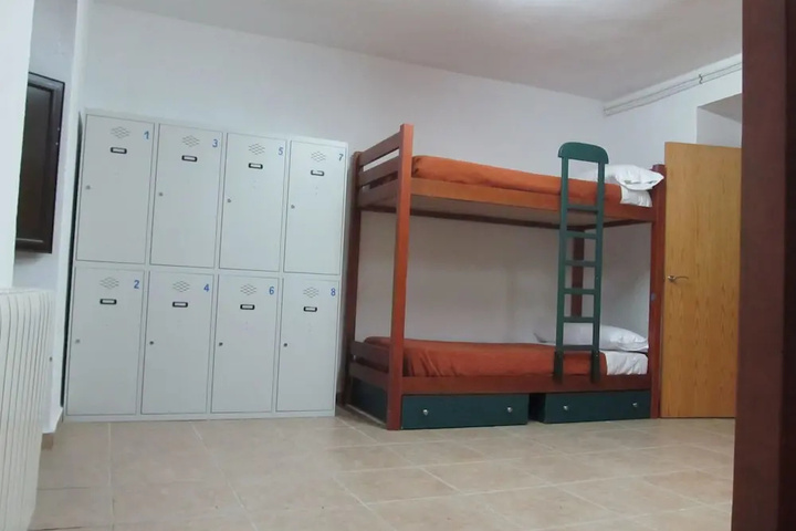 Room 2 of 16