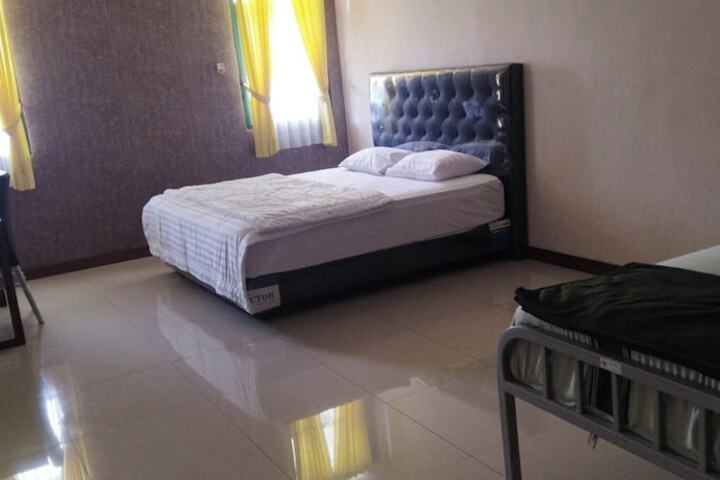 Room 4 of 14