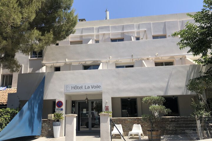 Hotel 2 of 87