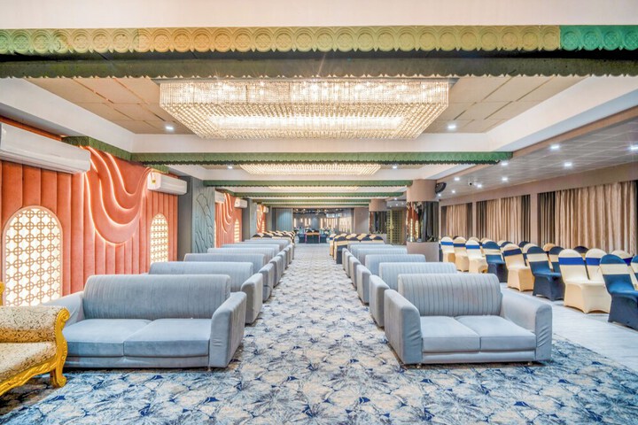 Ballroom/Hall 63 of 75
