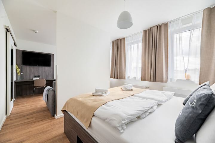Room 3 of 25