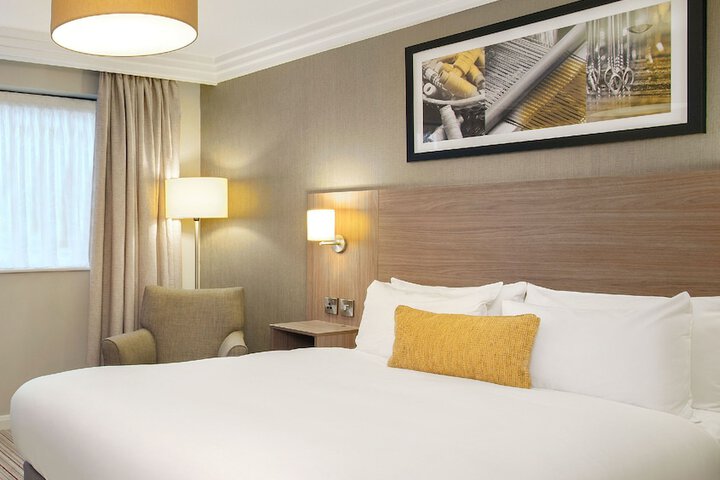 Room 6 of 62