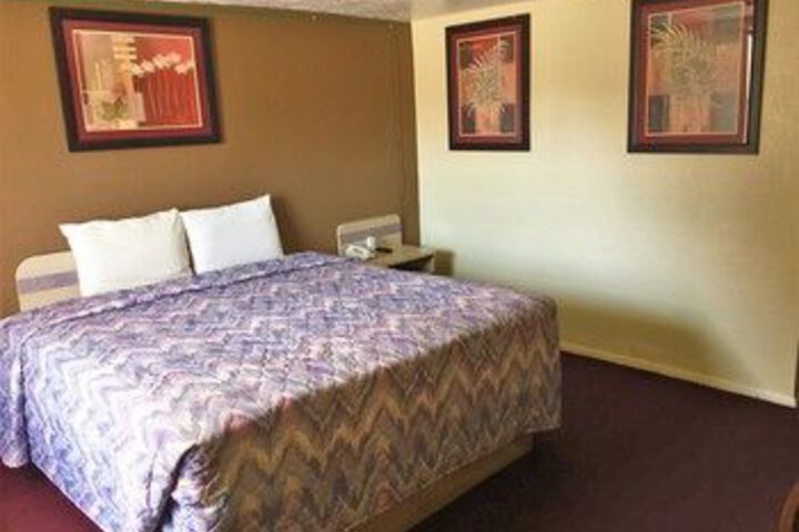 Room 12 of 27