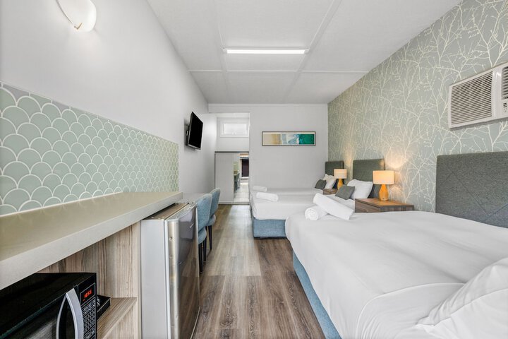 Room 3 of 45