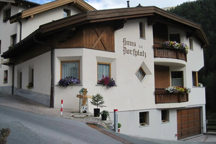 HAUS AM DORFPLATZ