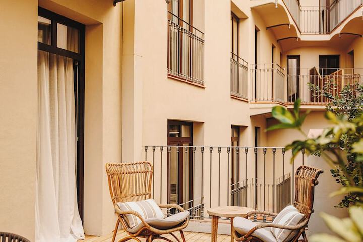 Hotel Exterior 125 of 128