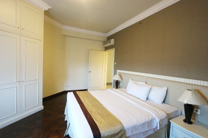 Room 12 of 96