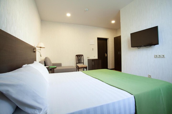 Room 11 of 36