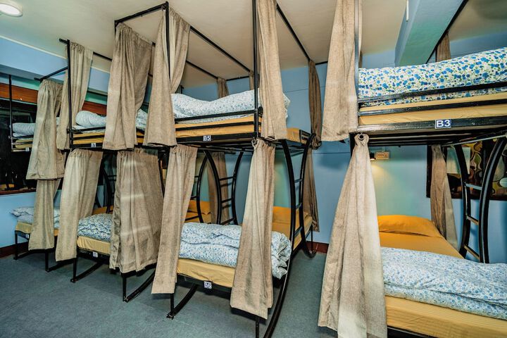 Room 22 of 65