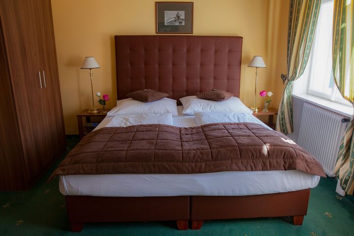 Room 10 of 67