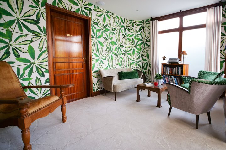 Entrance & Lobby