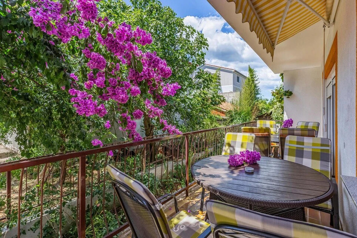 Terrace/Patio 7 of 22