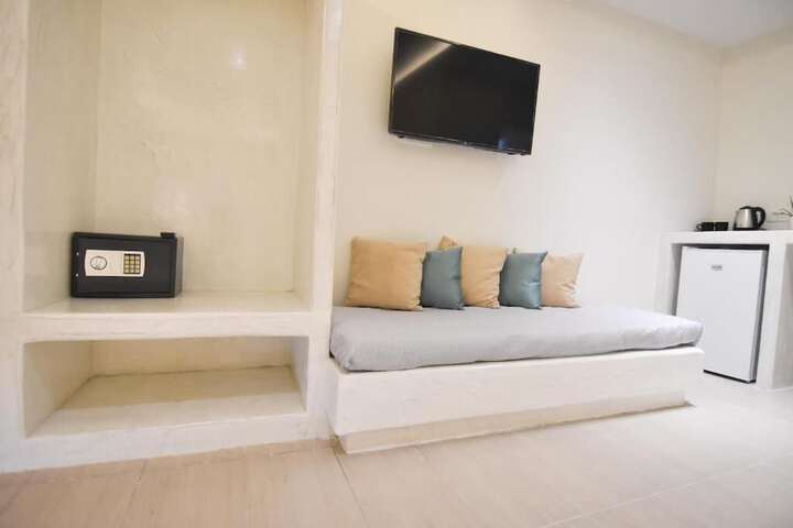 Room 5 of 28