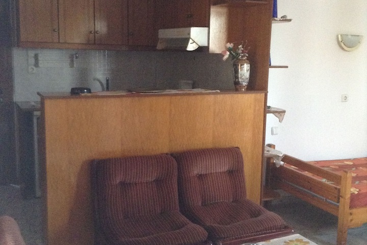 Room 27 of 48