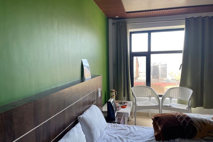 Room 3 of 7