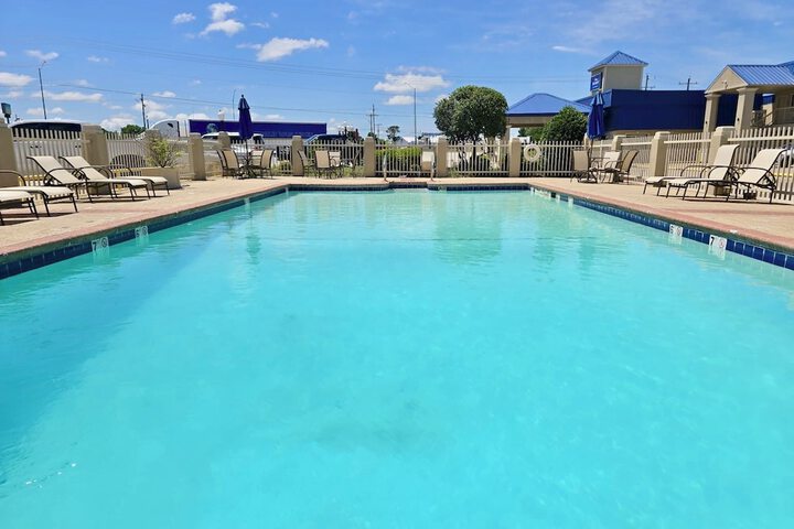Pool Hotel