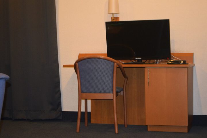 Room 5 of 40