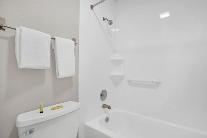 Room 21 of 27