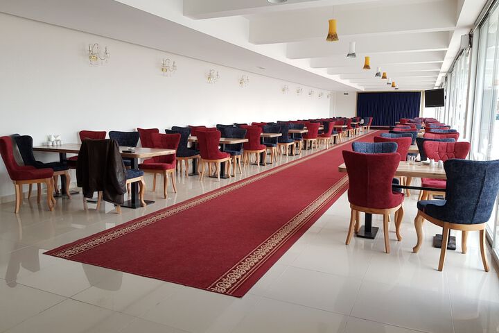 Dining 10 of 13