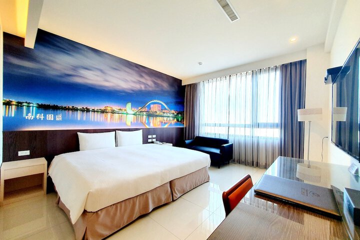 Room 15 of 50